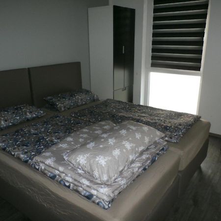 Ferienwohnung Am Seglerhafen พีเนมุนเดอ ภายนอก รูปภาพ