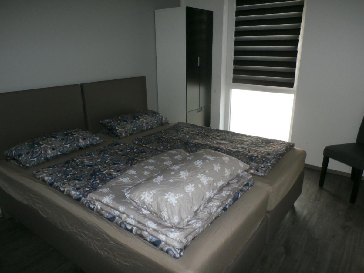 Ferienwohnung Am Seglerhafen พีเนมุนเดอ ภายนอก รูปภาพ