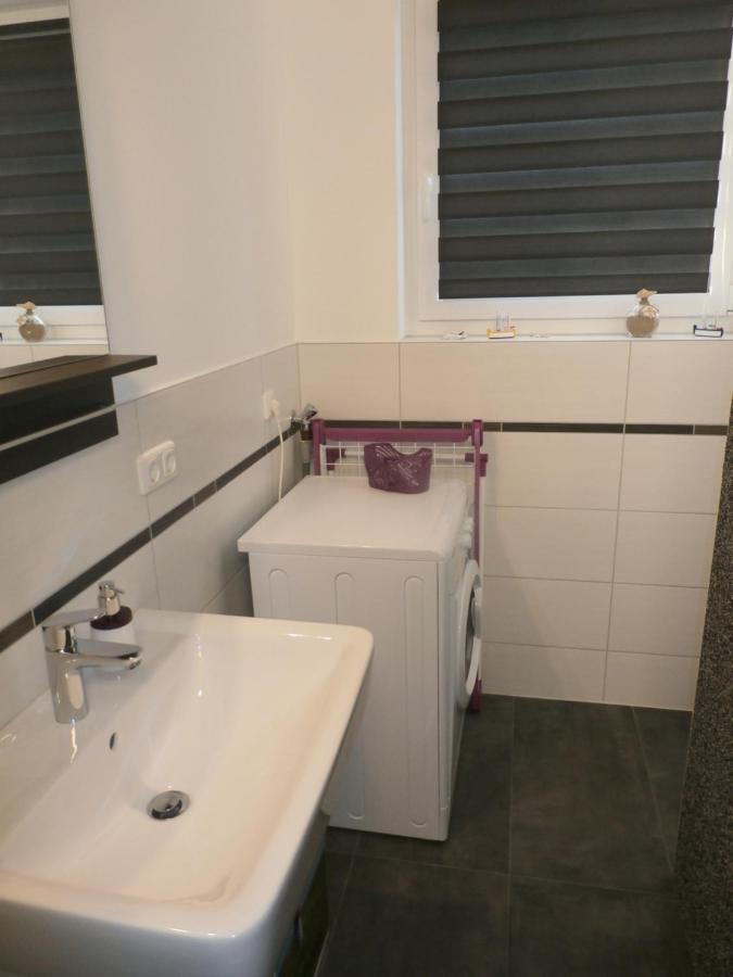 Ferienwohnung Am Seglerhafen พีเนมุนเดอ ภายนอก รูปภาพ