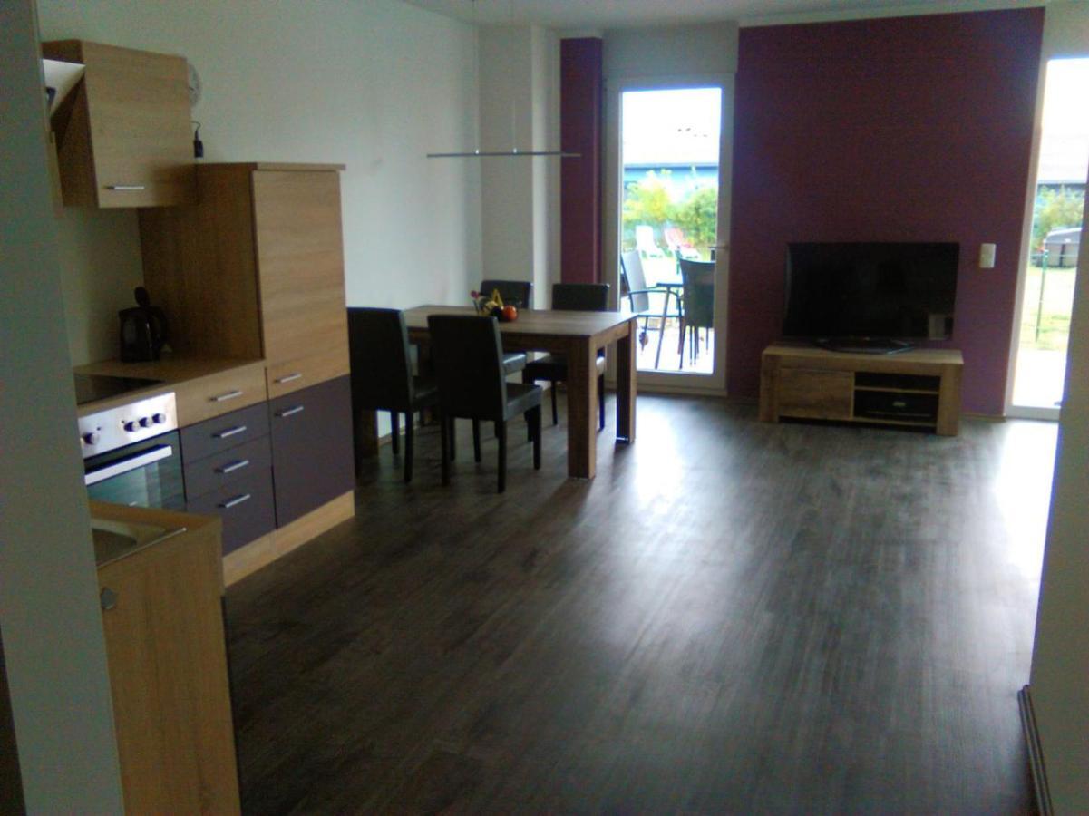 Ferienwohnung Am Seglerhafen พีเนมุนเดอ ภายนอก รูปภาพ