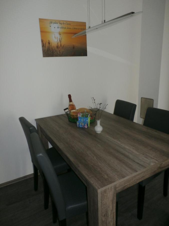 Ferienwohnung Am Seglerhafen พีเนมุนเดอ ภายนอก รูปภาพ